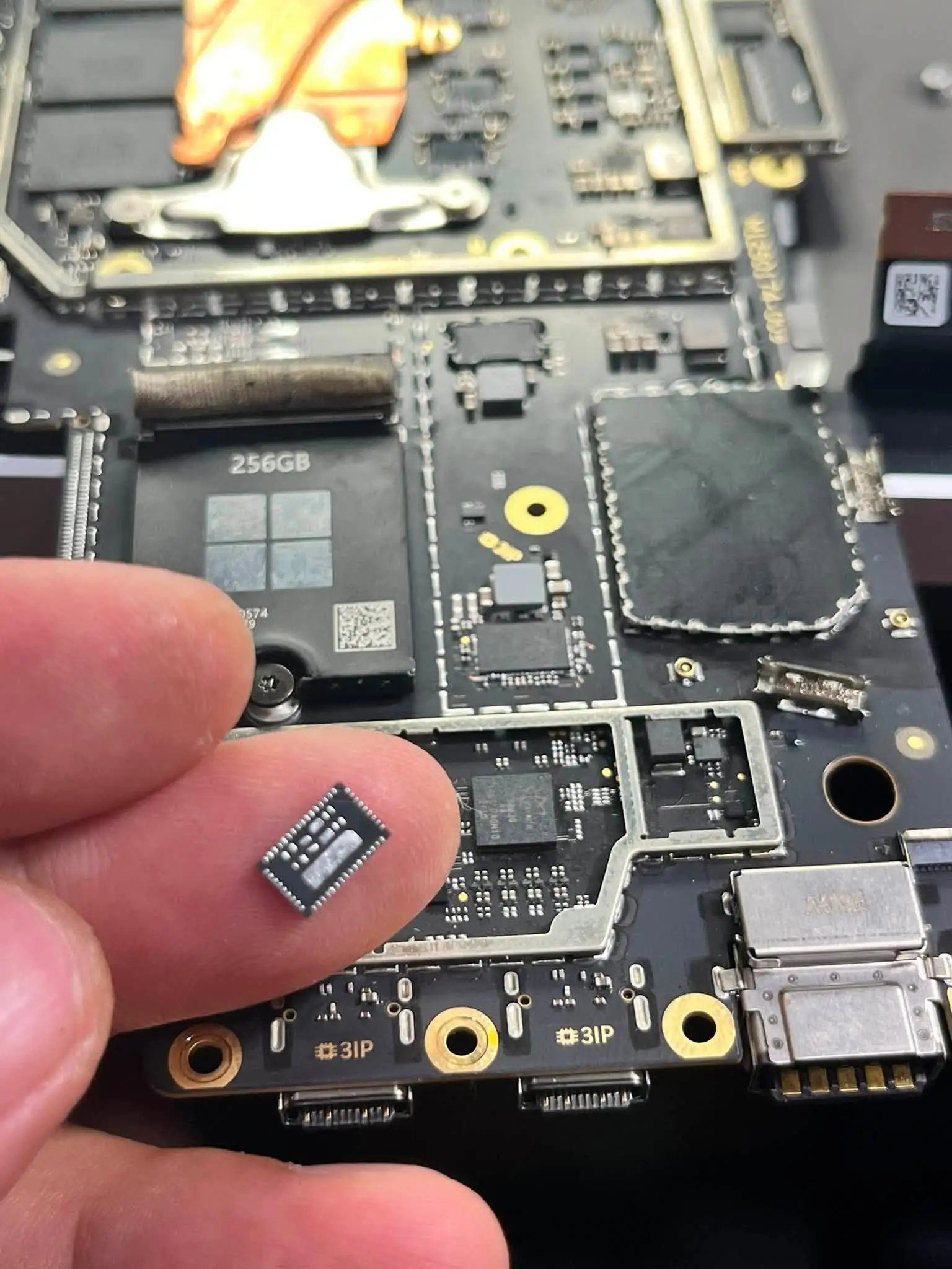 Type C port Microsoft Surface Laptop 7