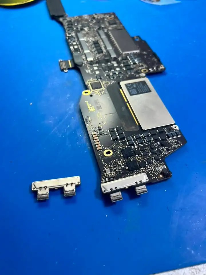 Macbook A1708
